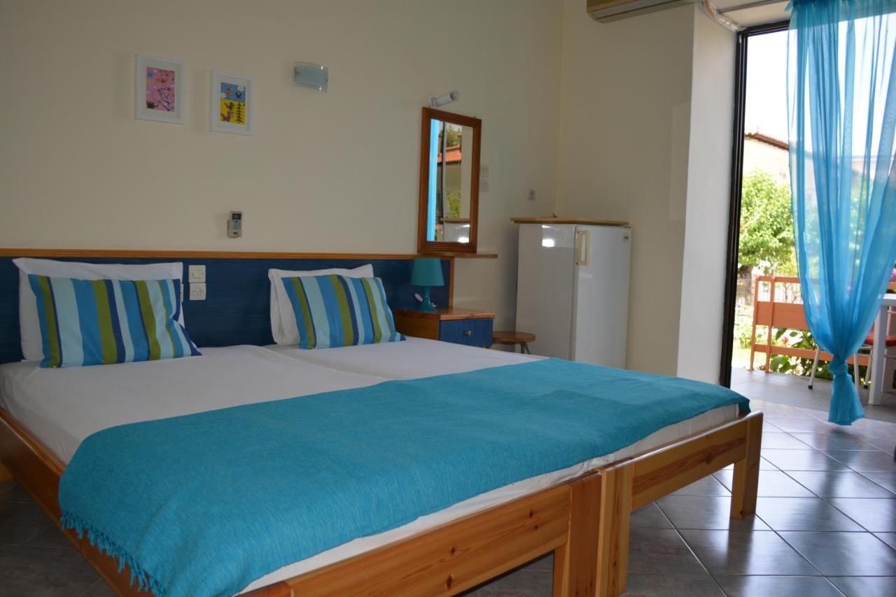 Dimitra Hotel Kaména Voúrla Rom bilde